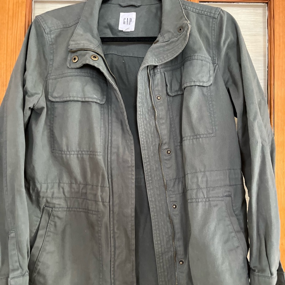 GAP Women's Utility Jacket in Army Green